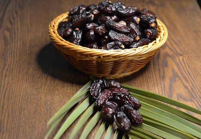 Premium Saffawi Dates